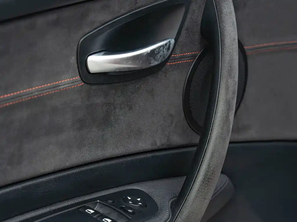 BMW 1 Series M 2012 — фото 18