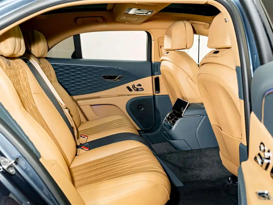 Bentley Flying Spur 2021 — фото 26