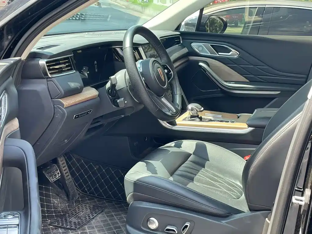 Hongqi HS7 2025