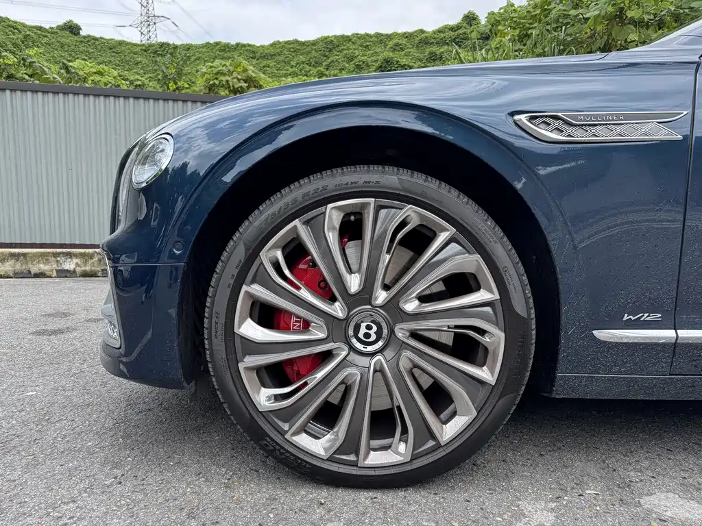 Bentley Flying Spur 2021 — фото 25