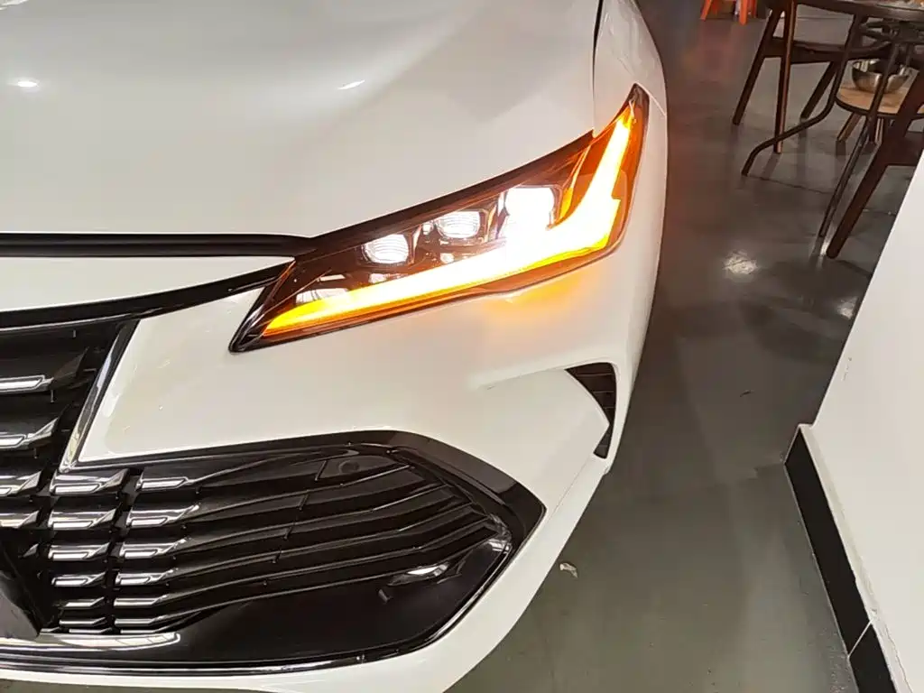 Toyota Avalon 2023 — фото 24