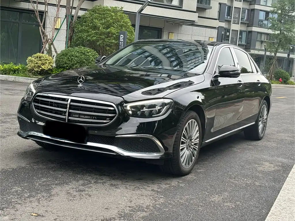 Mercedes-Benz E-Class 2022