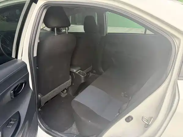 Toyota Yaris L 2021