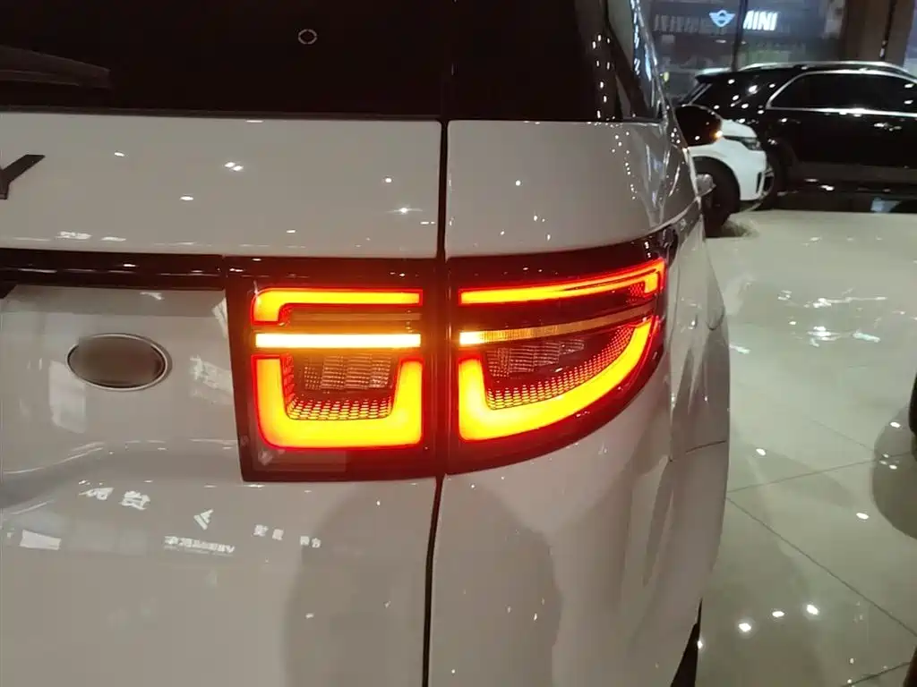 Land Rover Discovery Sport 2021 — фото 8