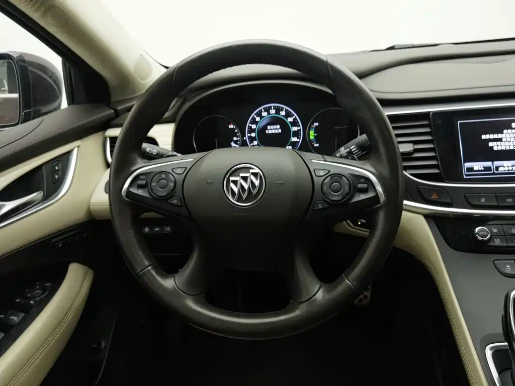 Buick LaCrosse 2017 — фото 11