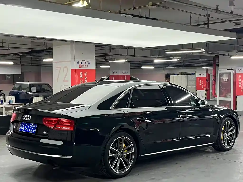 Audi A8 2012