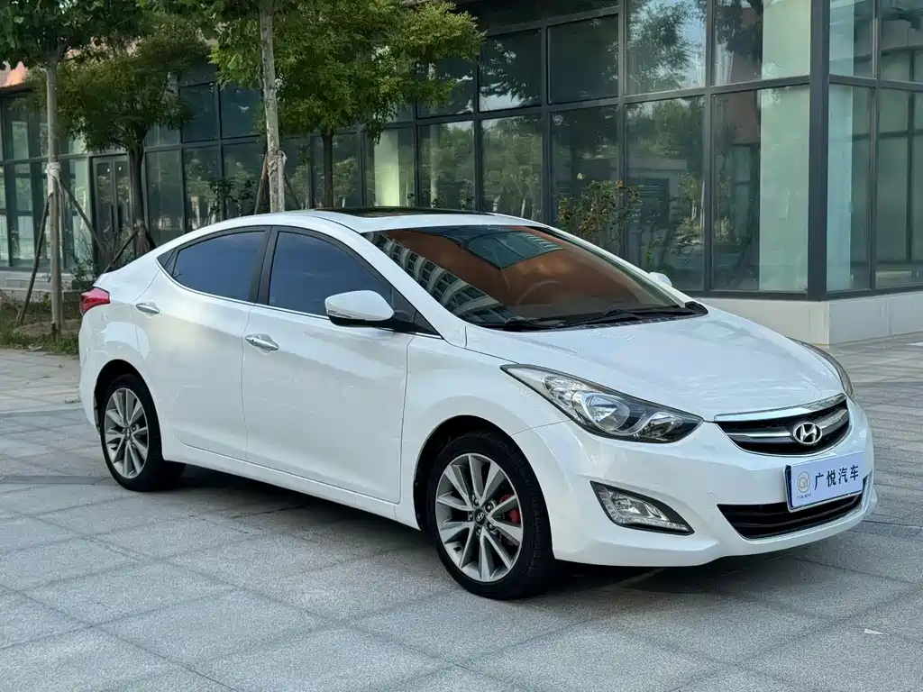 Hyundai Elantra 2015