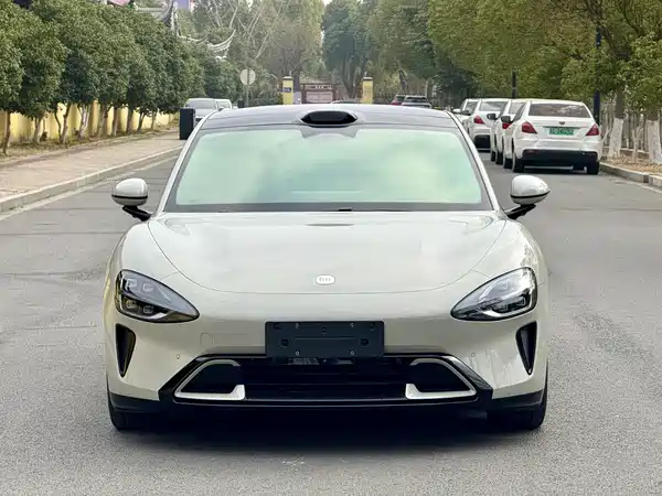 Xiaomi SU7 2025