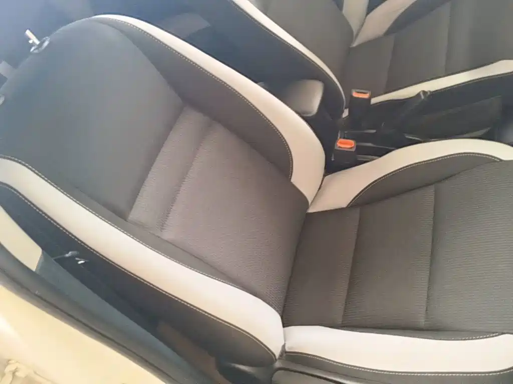 Toyota Yaris L 2023 — фото 25