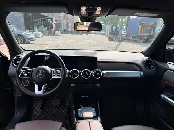 Mercedes-Benz GLB 2021