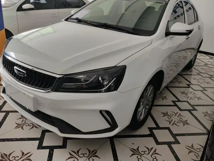 Geely Emgrand 2021