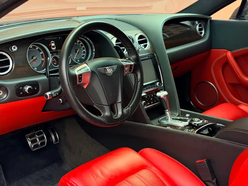 Bentley Continental 2014 — фото 16