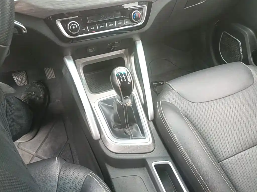 Geely Vision X3 2018 — фото 14