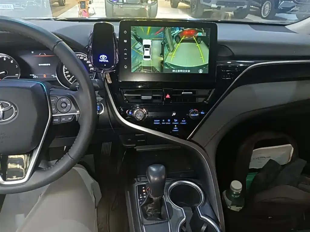 Toyota Camry 2021 — фото 13