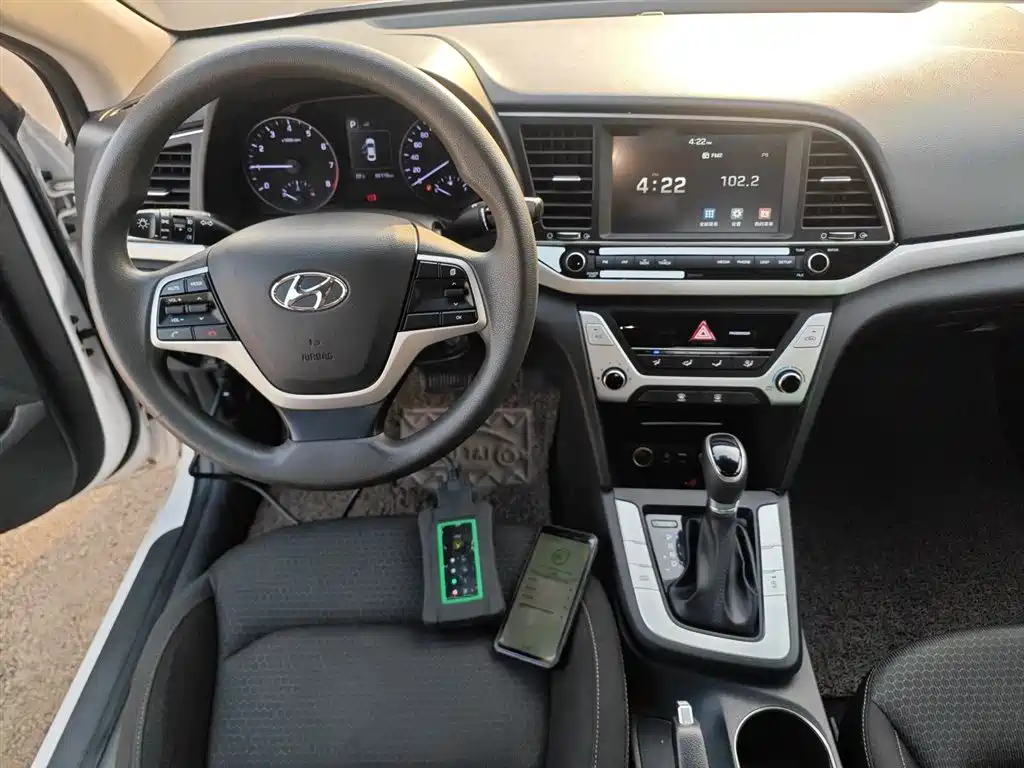 Hyundai Elantra 2019 — фото 7