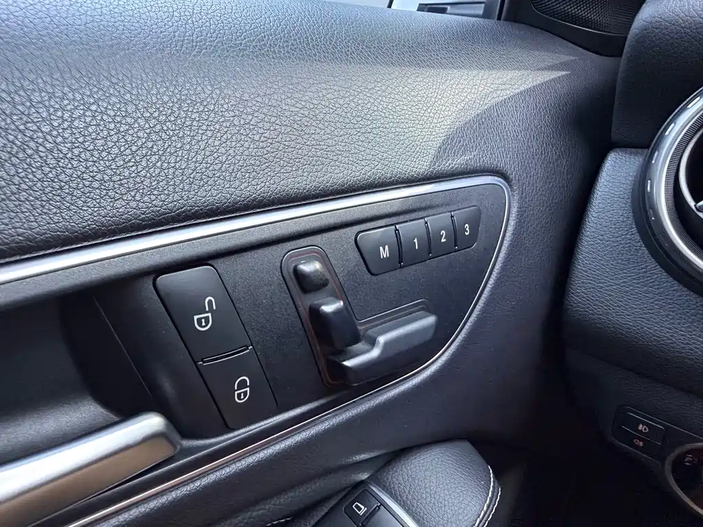 Mercedes-Benz GLA 2016 — фото 12