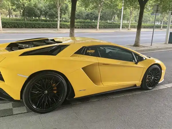 Lamborghini Aventador 2019