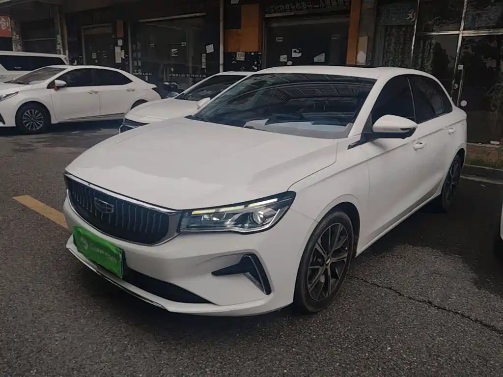 Geely Emgrand 2022