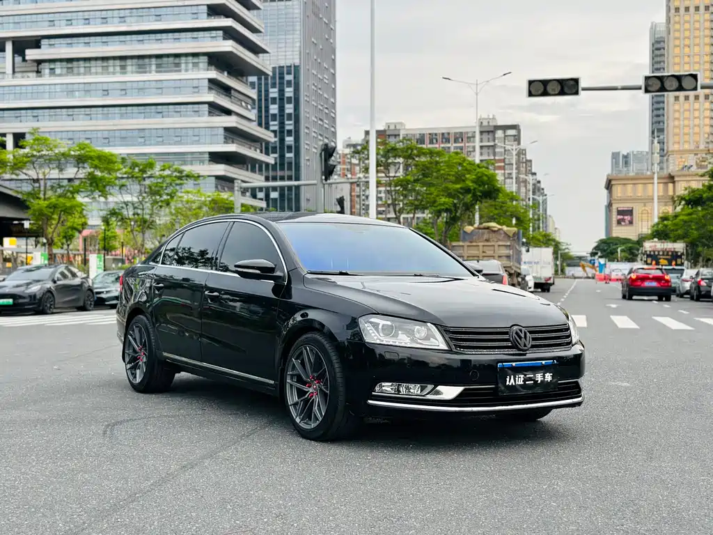 Volkswagen Magotan 2012