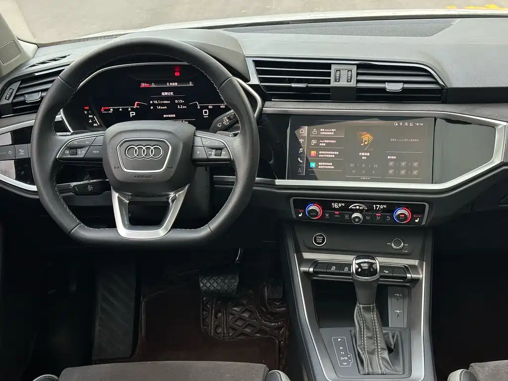 Audi Q3 2023 — фото 14
