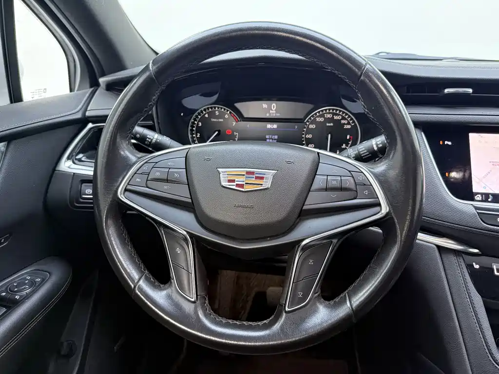 Cadillac XT5 2021 — фото 9