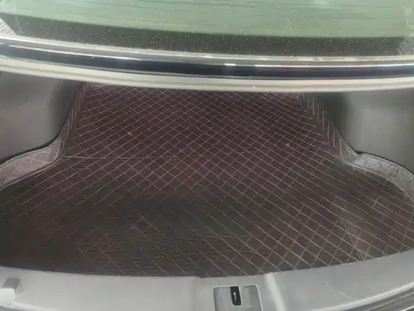 Hongqi E-QM5 2024