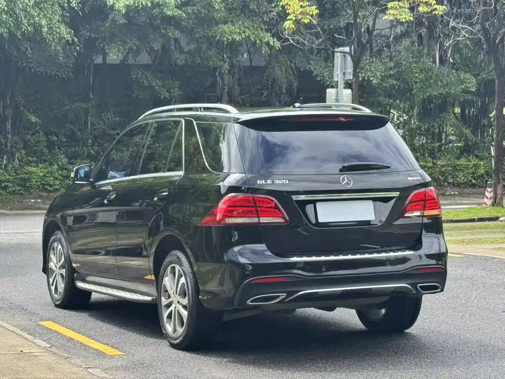 Mercedes-Benz GLE 2017 — фото 12