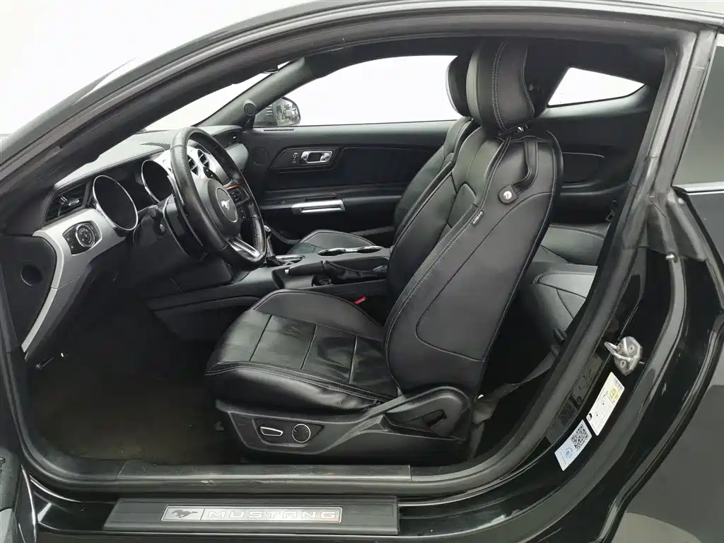 Ford Mustang 2015 — фото 10