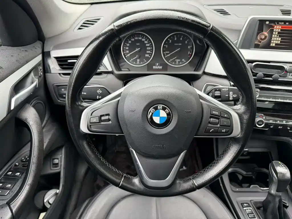 BMW X1 2016 — фото 8