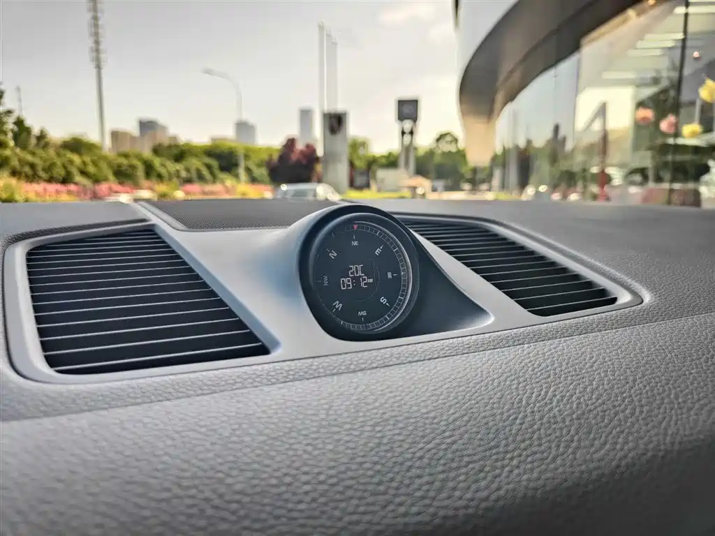 Porsche Cayenne 2021 — фото 10