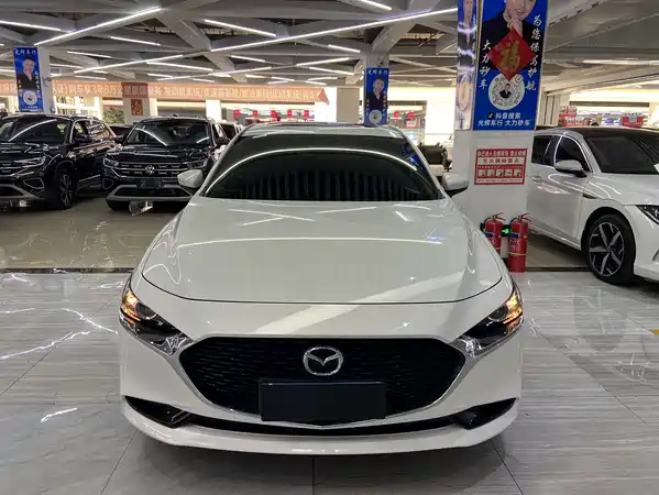 Mazda 3 Axela 2023