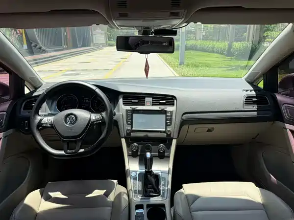 Volkswagen Golf 2014