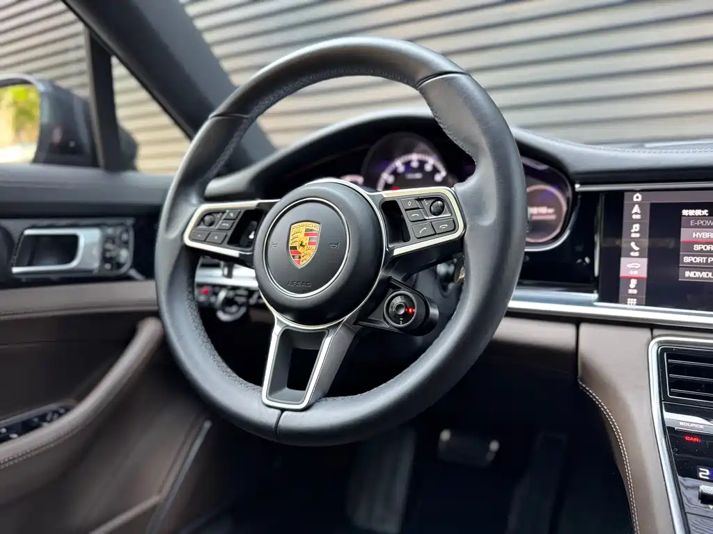 Porsche Panamera Hybrid 2019 — фото 6