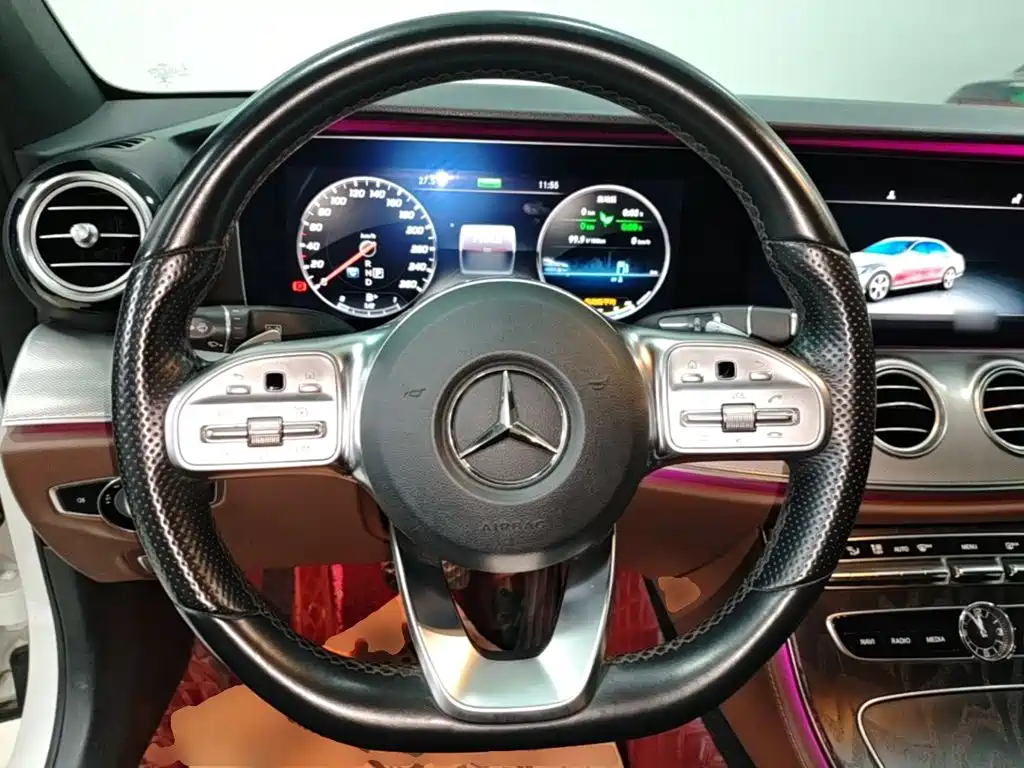 Mercedes-Benz E-Class 2020 — фото 11