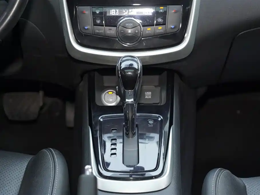 Nissan Tiida 2017 — фото 7