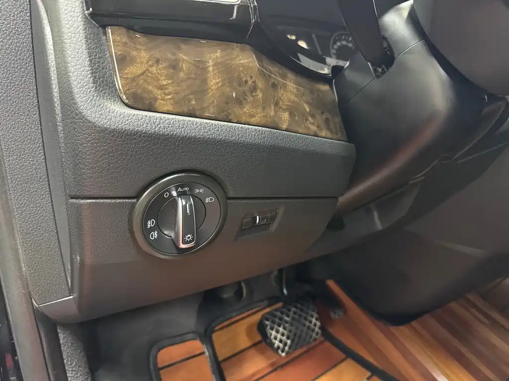 Volkswagen Multivan 2019 — фото 16