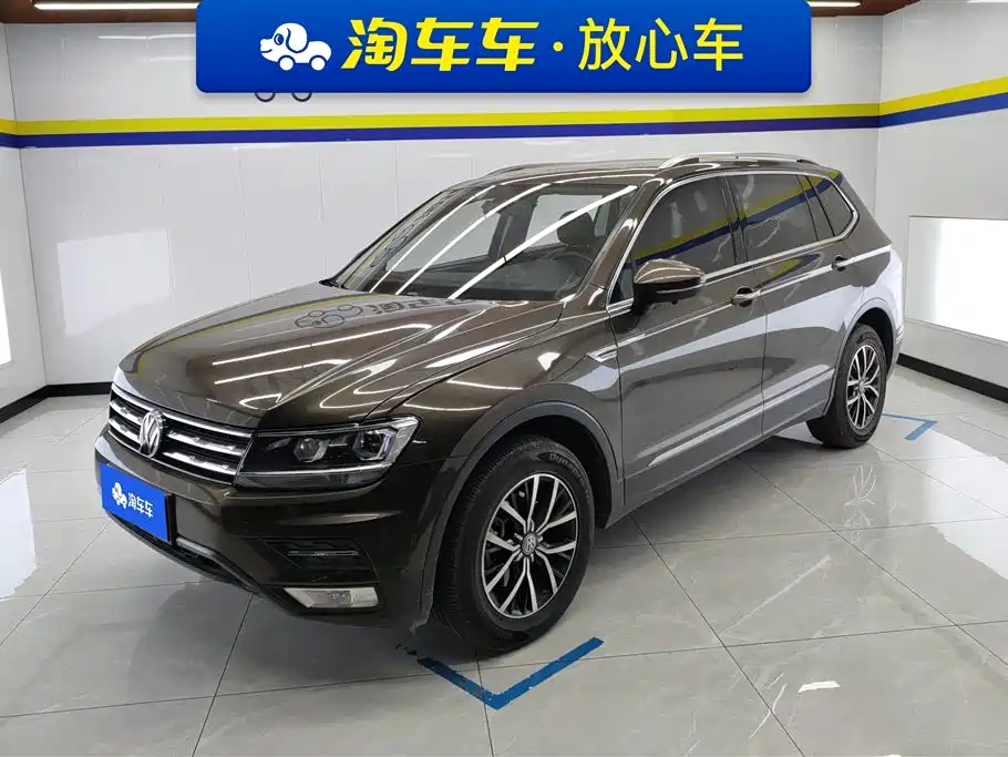 Volkswagen Tiguan L 2018 — фото 1