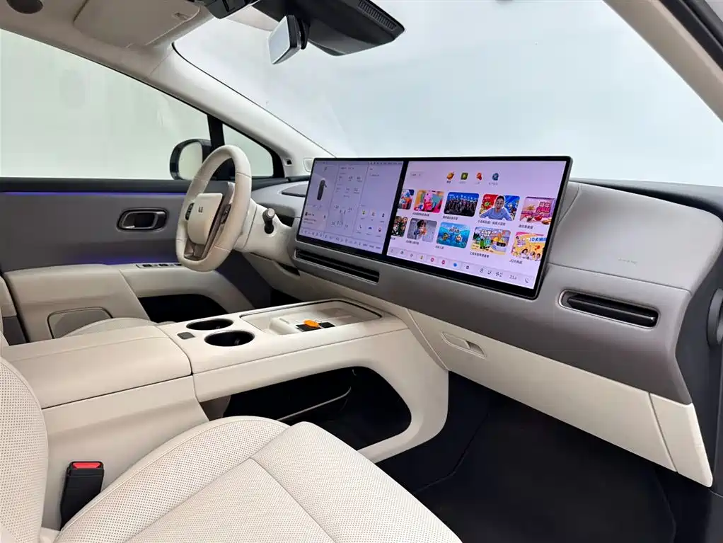 Li Auto i8 2025 — фото 11
