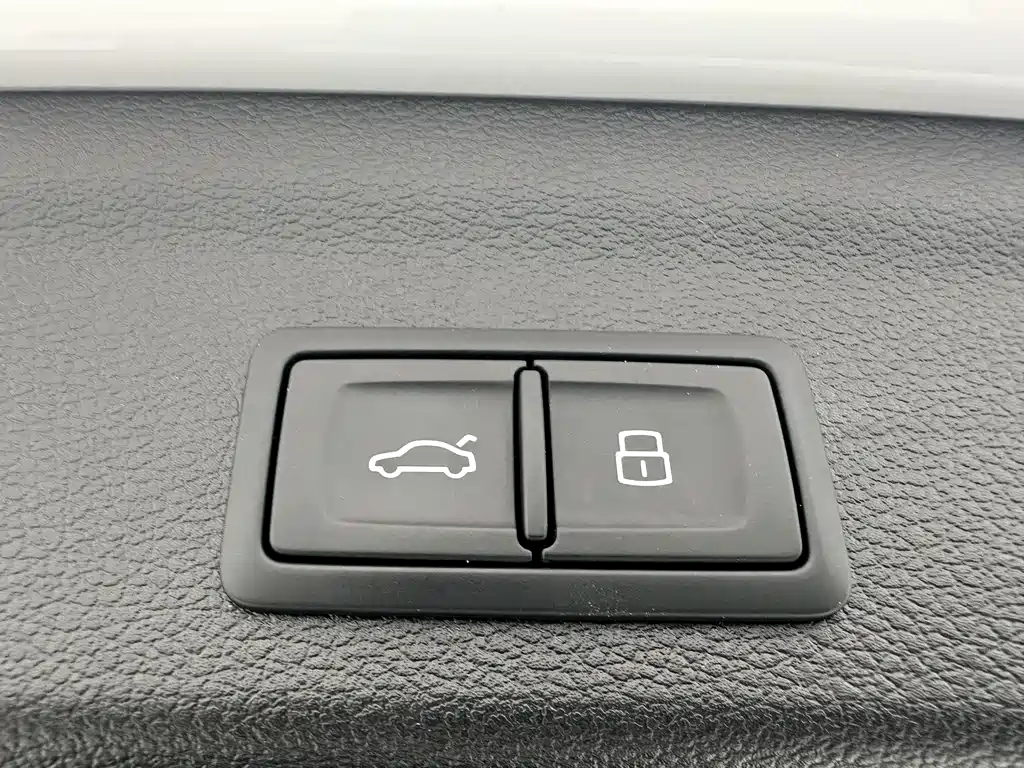 Audi Q3 2023 — фото 17