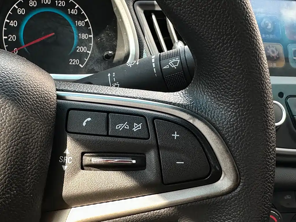 Chevrolet Cavalier 2018 — фото 16