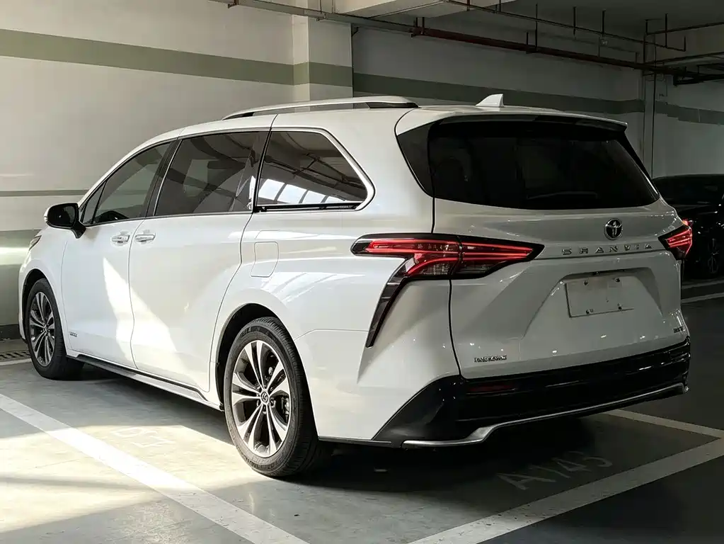 Toyota Granvia 2023