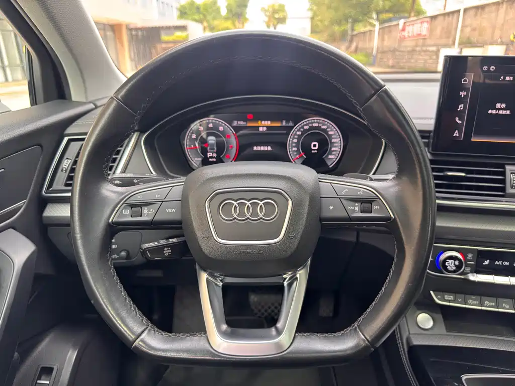 Audi Q5L 2022 — фото 9