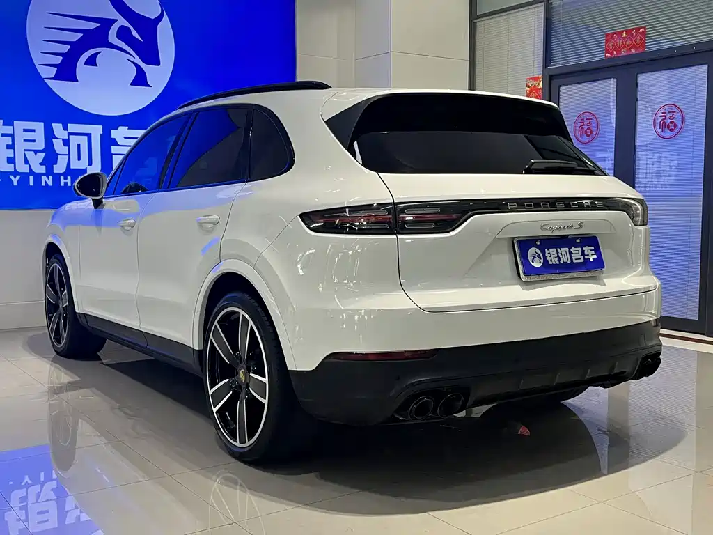 Porsche Cayenne 2019 — фото 15