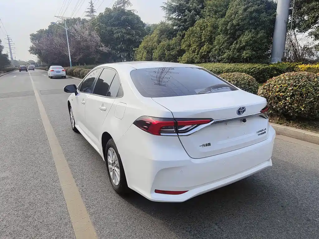 Toyota Corolla 2022 — фото 6