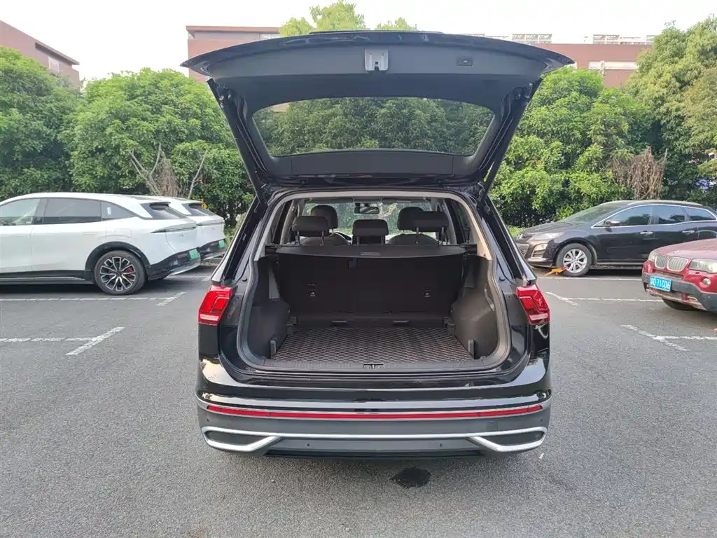 Volkswagen Tiguan L 2021 — фото 13