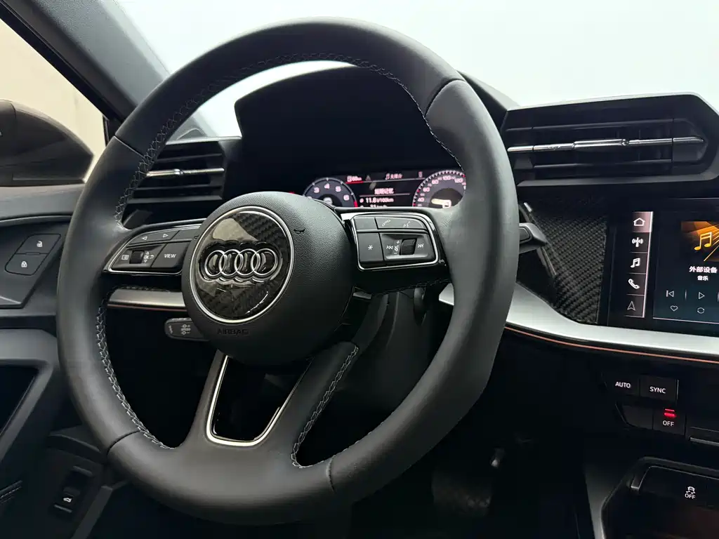 Audi A3 2023 — фото 11