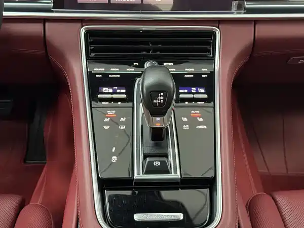 Porsche Panamera 2022