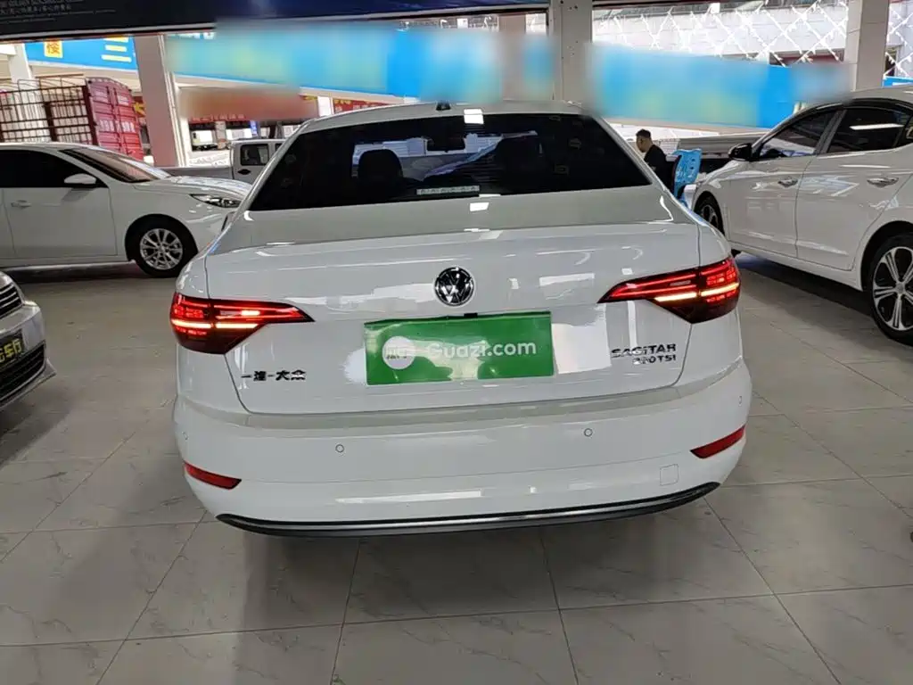 Volkswagen Sagitar 2021