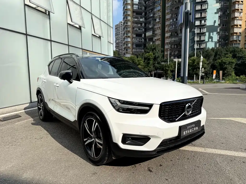 Volvo XC40 2020 — фото 4