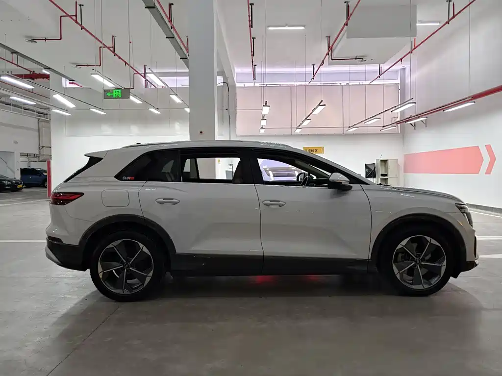 Audi Q5 e-tron 2022 — фото 5